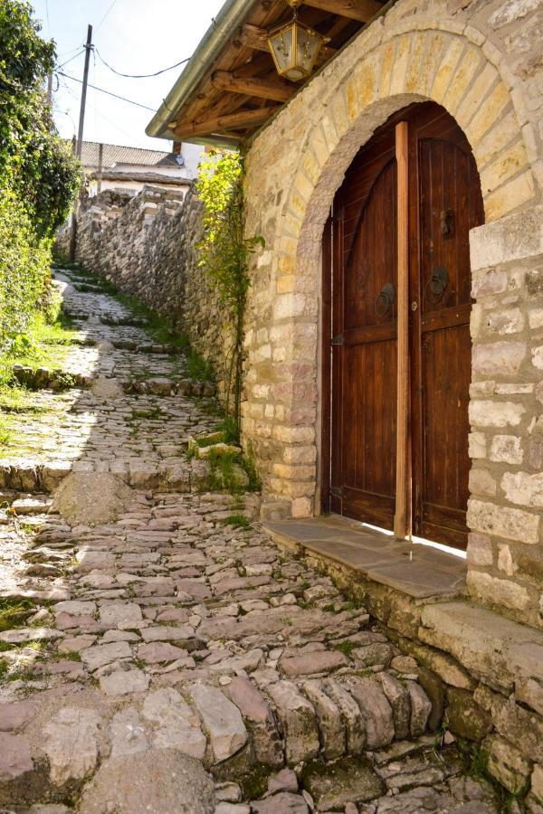 Sokaku I Te Marreve Guesthouse Gjirokastër المظهر الخارجي الصورة